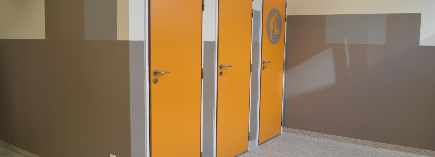 michem-uit-dendermonde-renoveerde-de-vloer-en-wanden-van-het-sanitair-aan-het-onthaal-van-uz-gasthuis